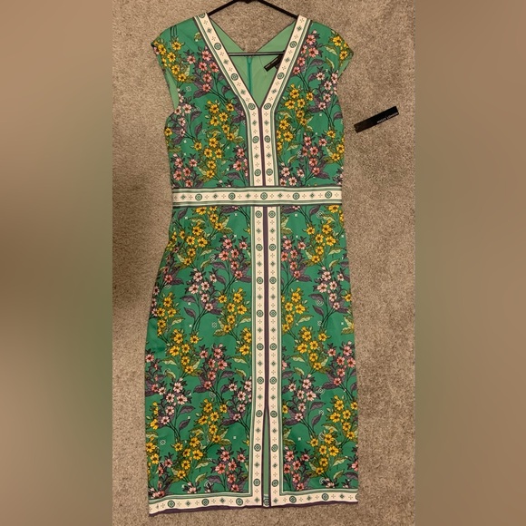 Brand New - Green Fitted Dress with Floral Print - Picture 1 of 3